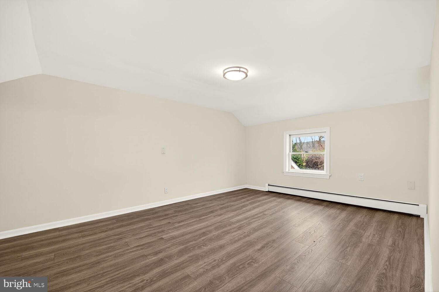 QUAKER NECK - Residential