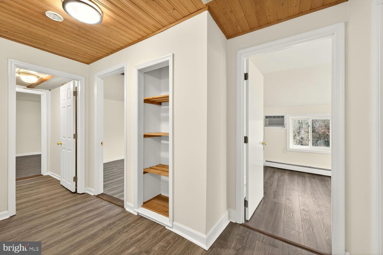 QUAKER NECK - Residential