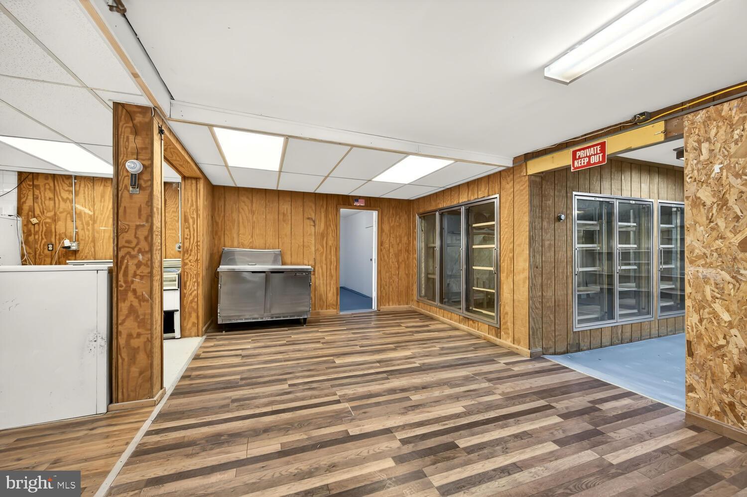 QUAKER NECK - Residential