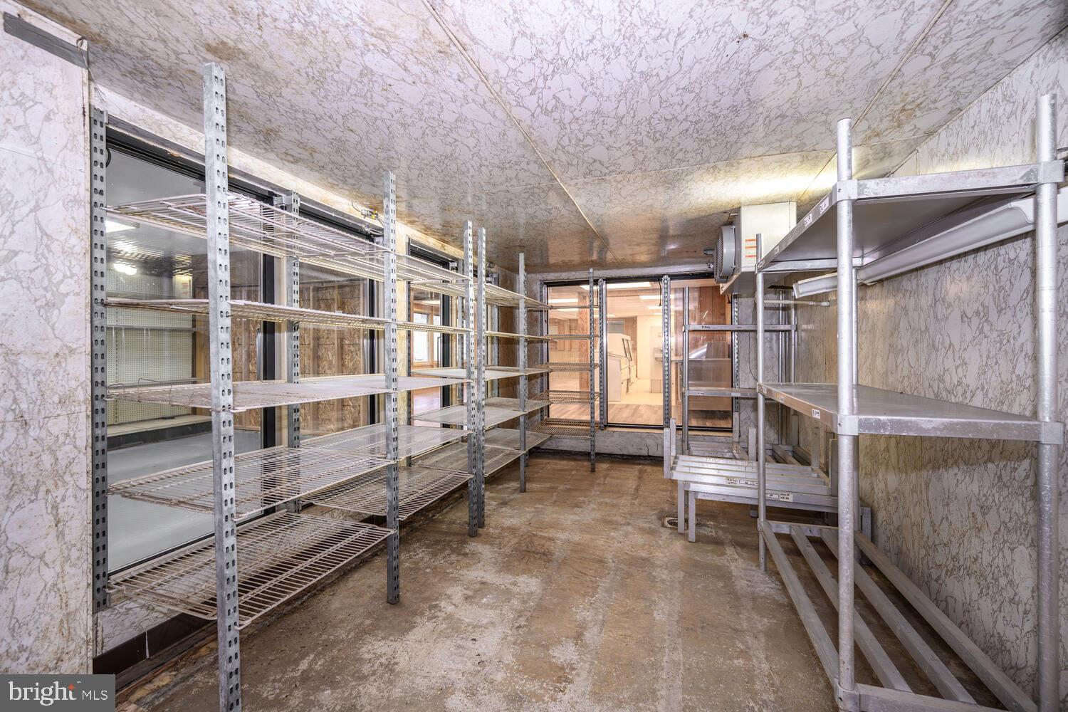 QUAKER NECK - Residential