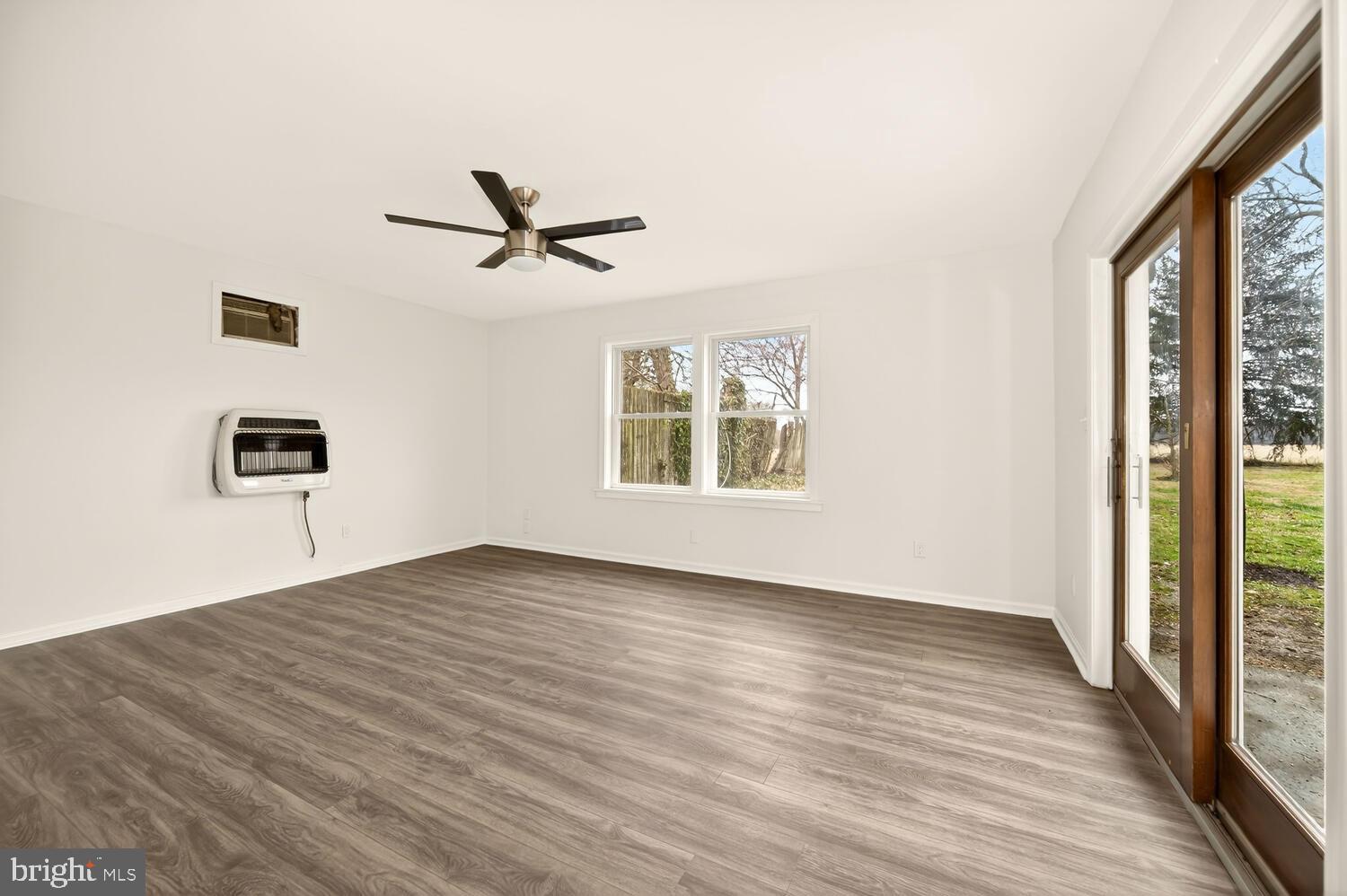 QUAKER NECK - Residential