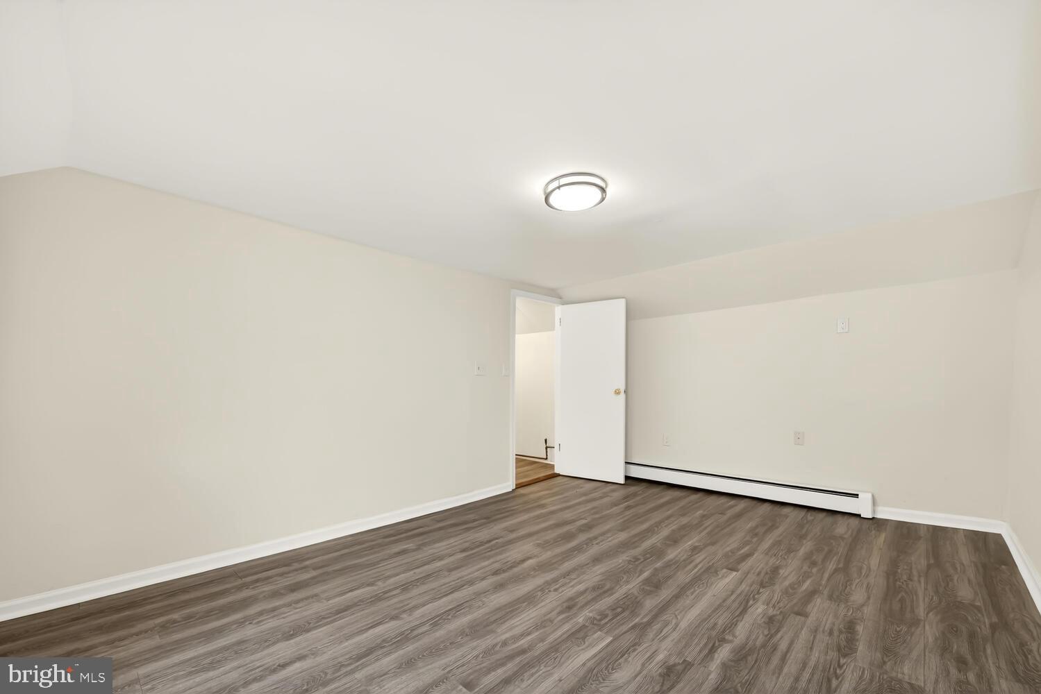 QUAKER NECK - Residential