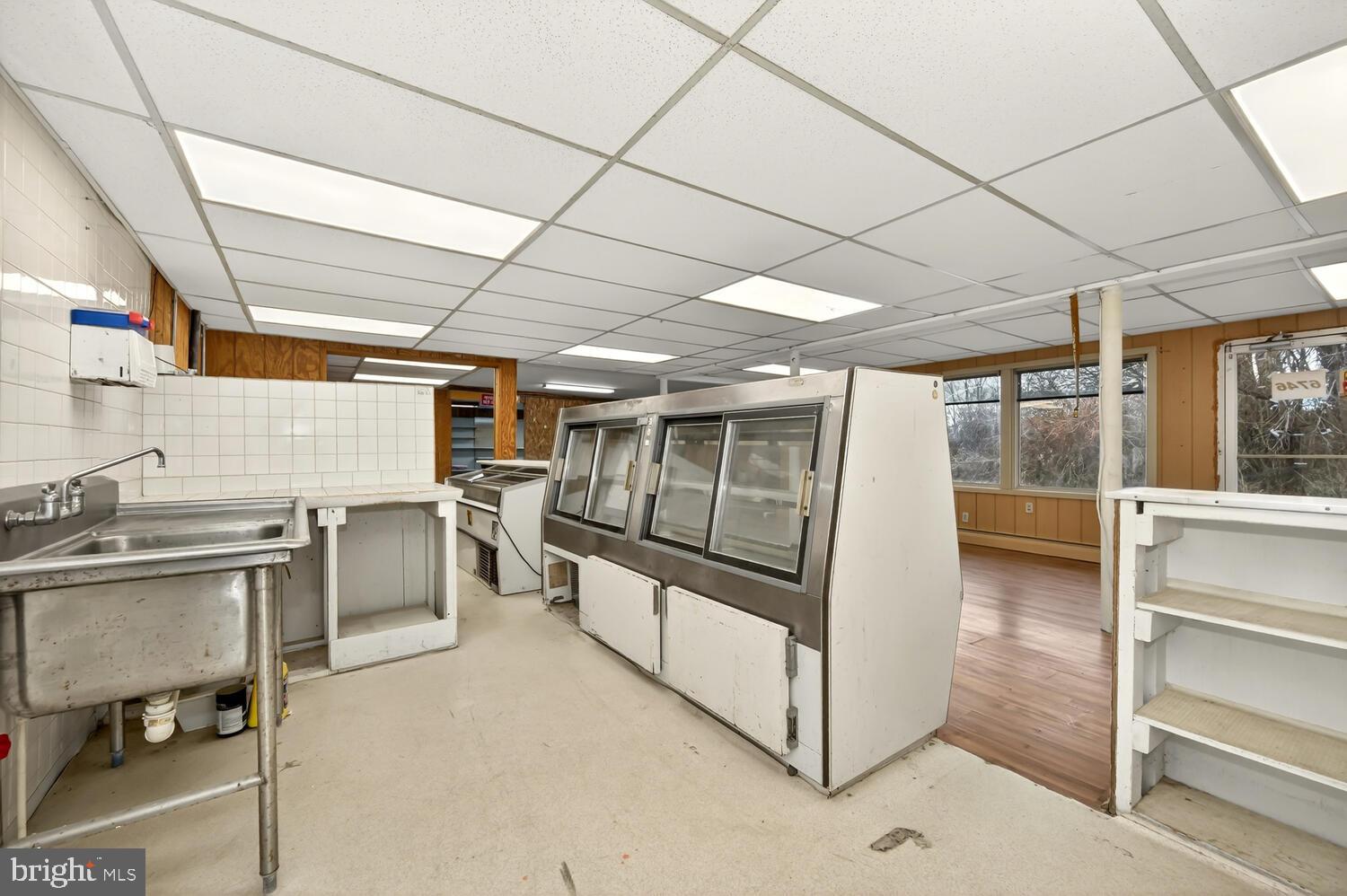 QUAKER NECK - Residential