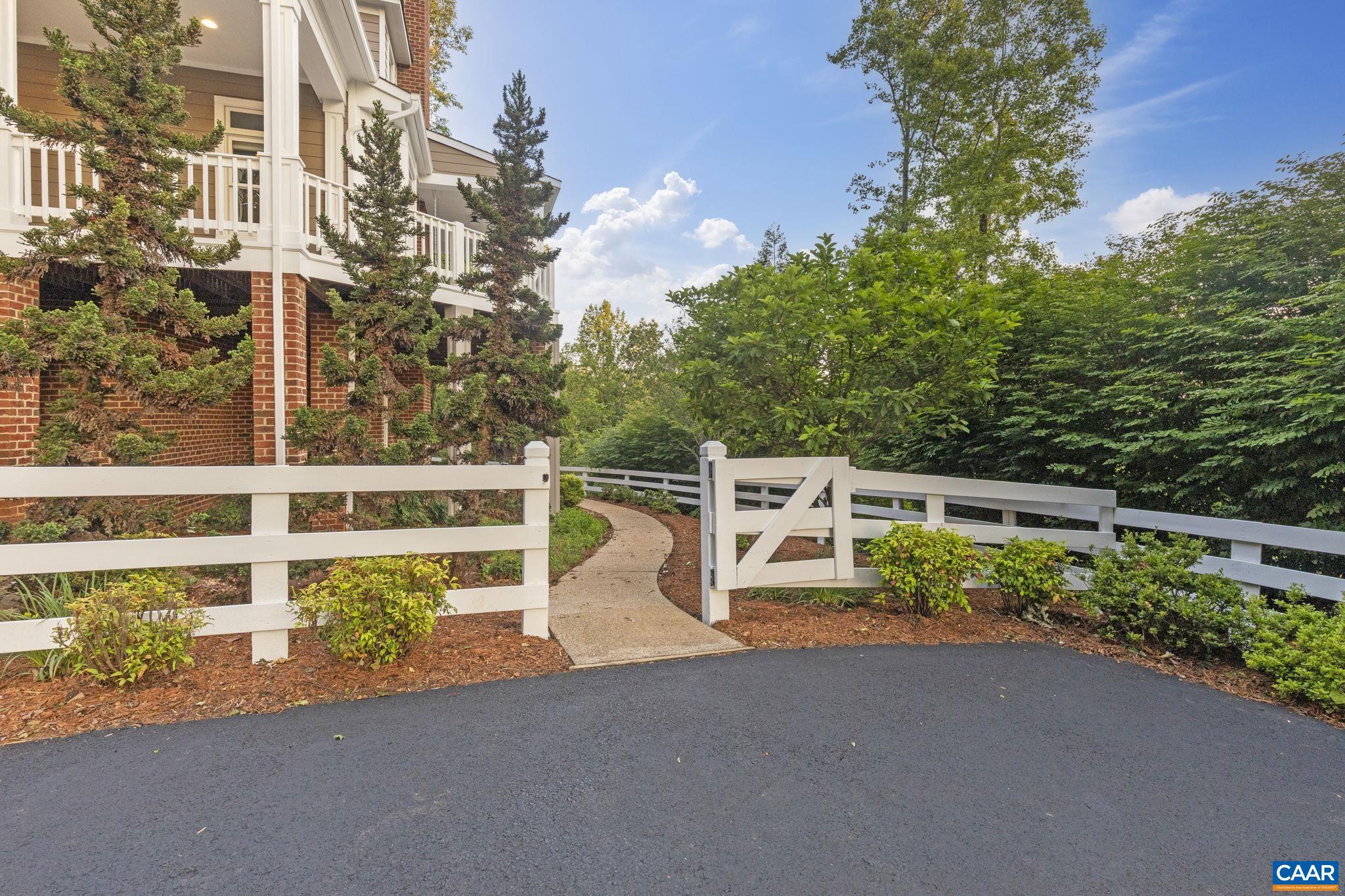 2556 SUMMIT RIDGE TRL