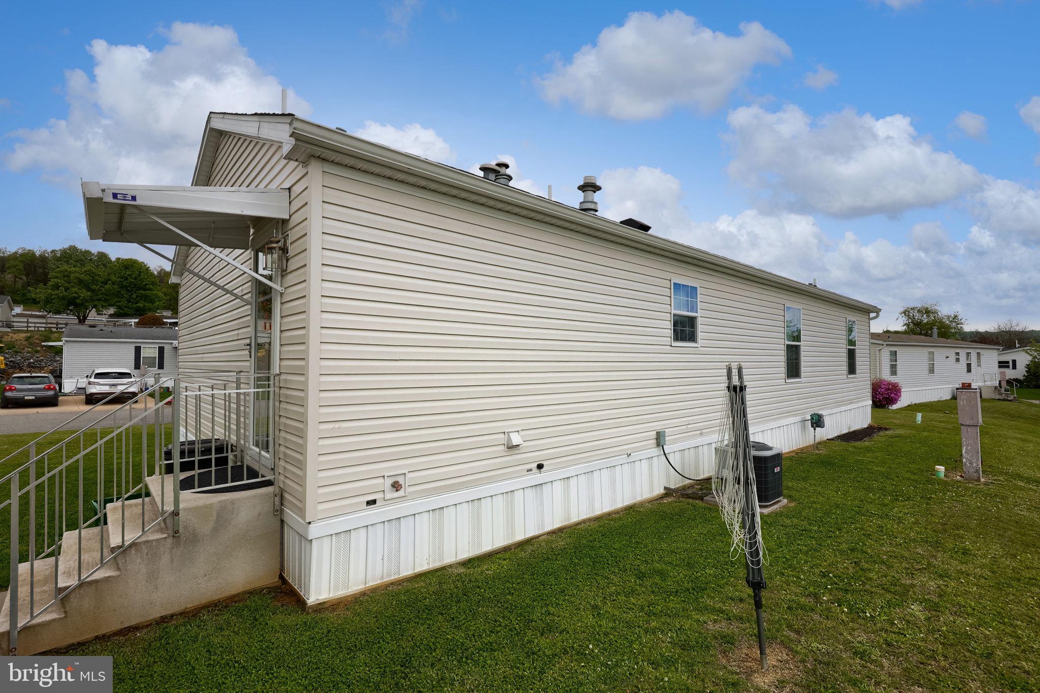 SUNSET ESTATES MHP - Residential