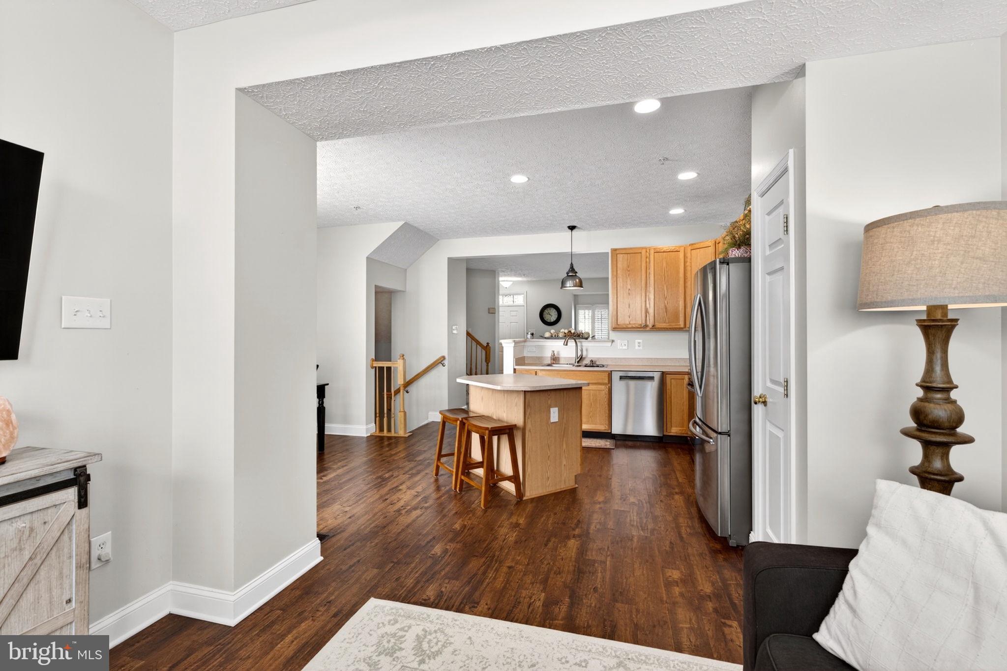 CONSTANT FRIENDSHIP - Residential