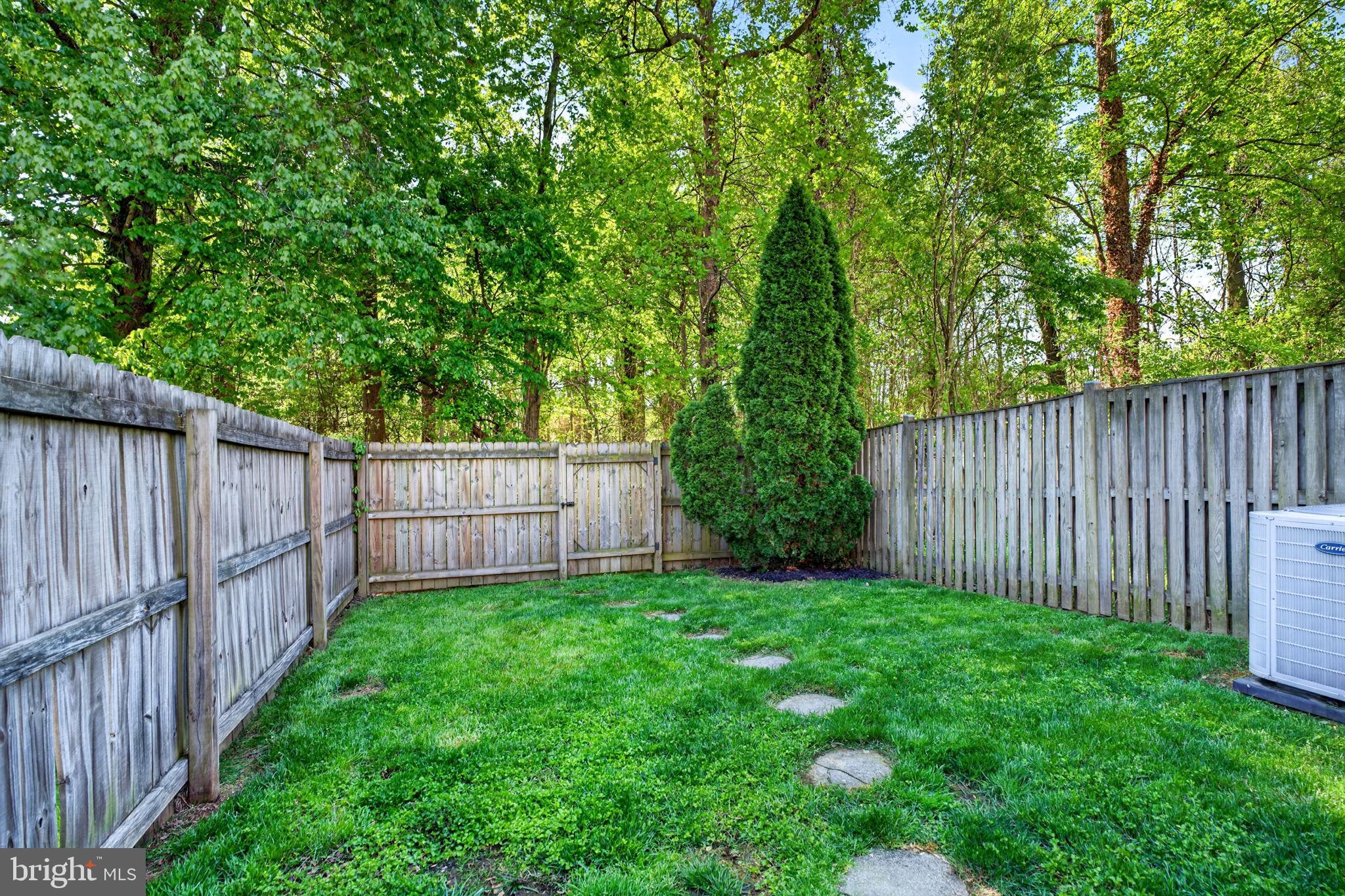 CONSTANT FRIENDSHIP - Residential