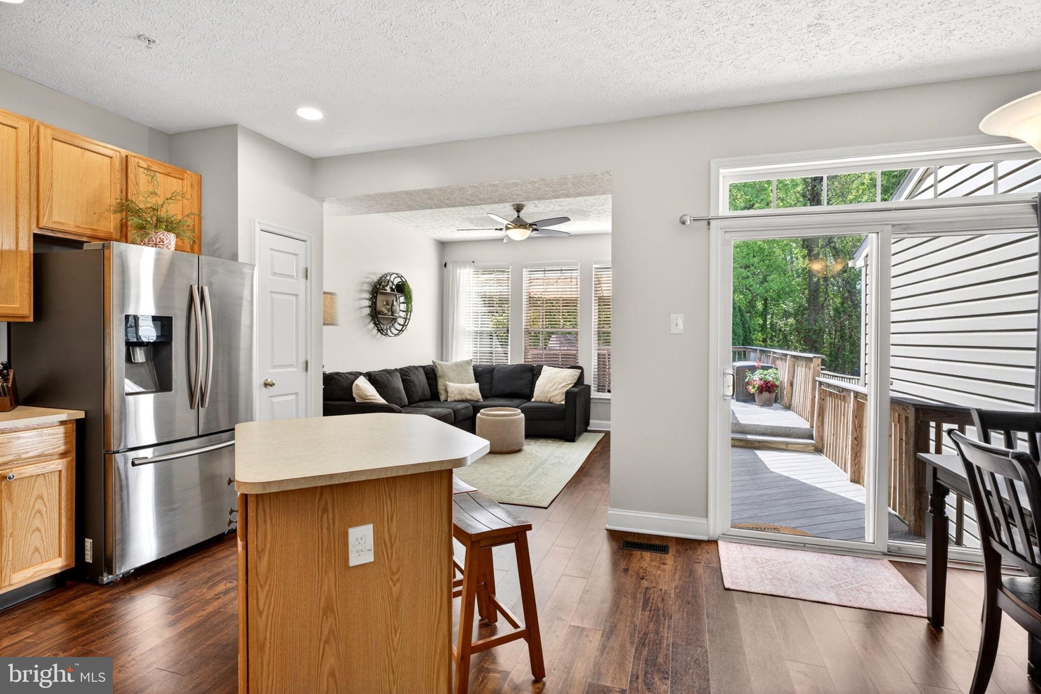 CONSTANT FRIENDSHIP - Residential