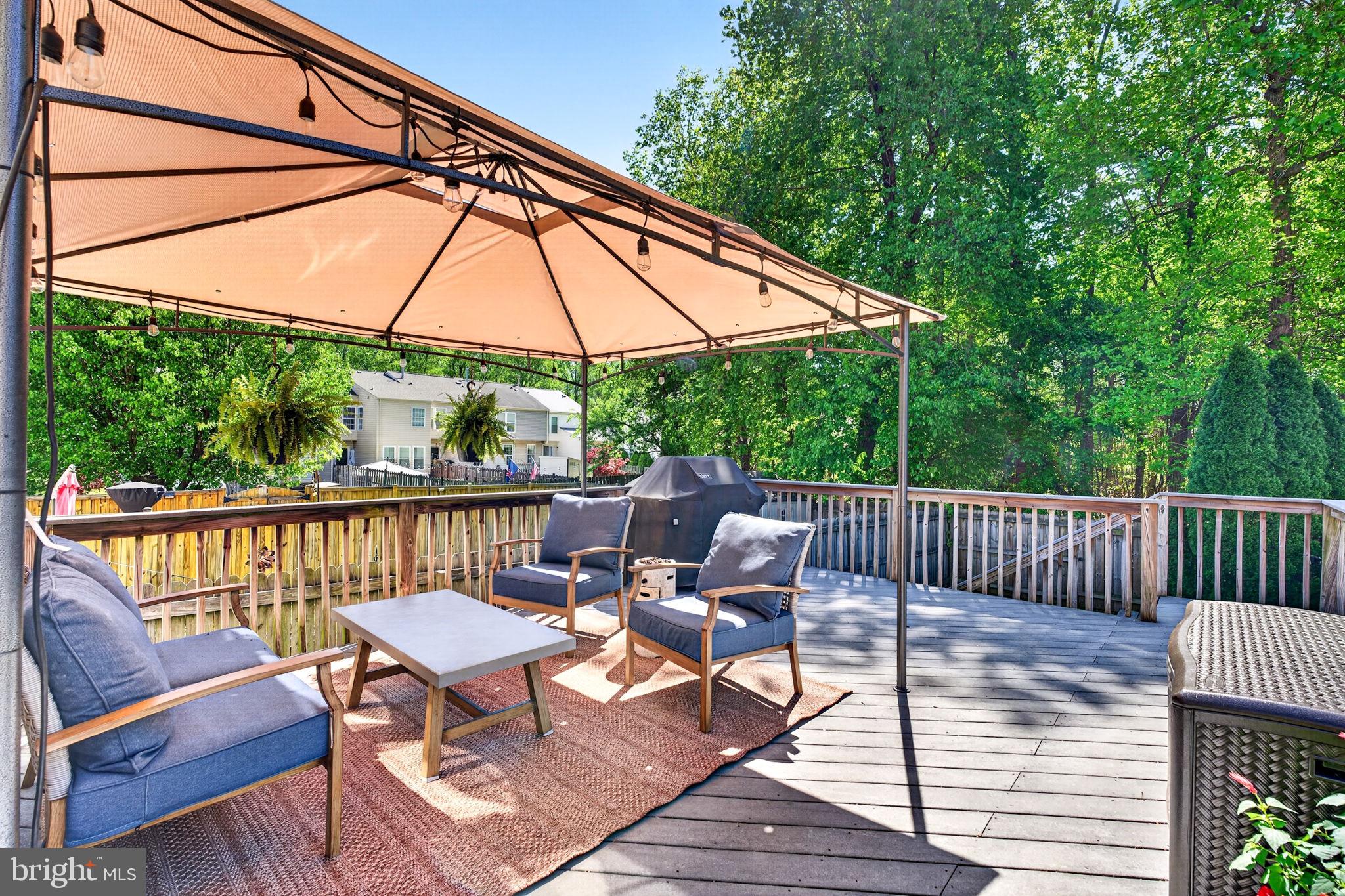 CONSTANT FRIENDSHIP - Residential