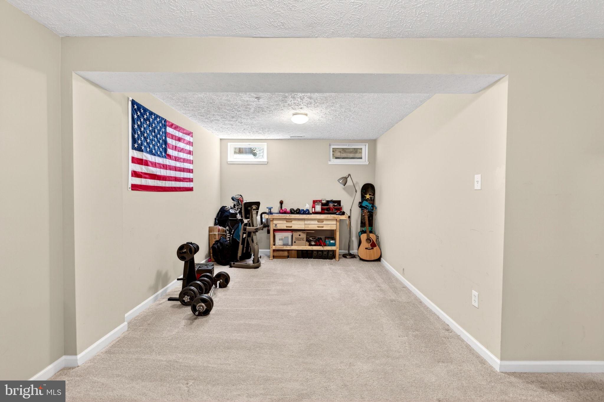 CONSTANT FRIENDSHIP - Residential