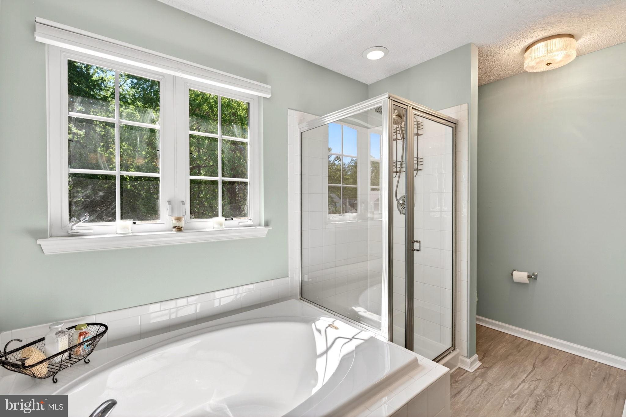 CONSTANT FRIENDSHIP - Residential