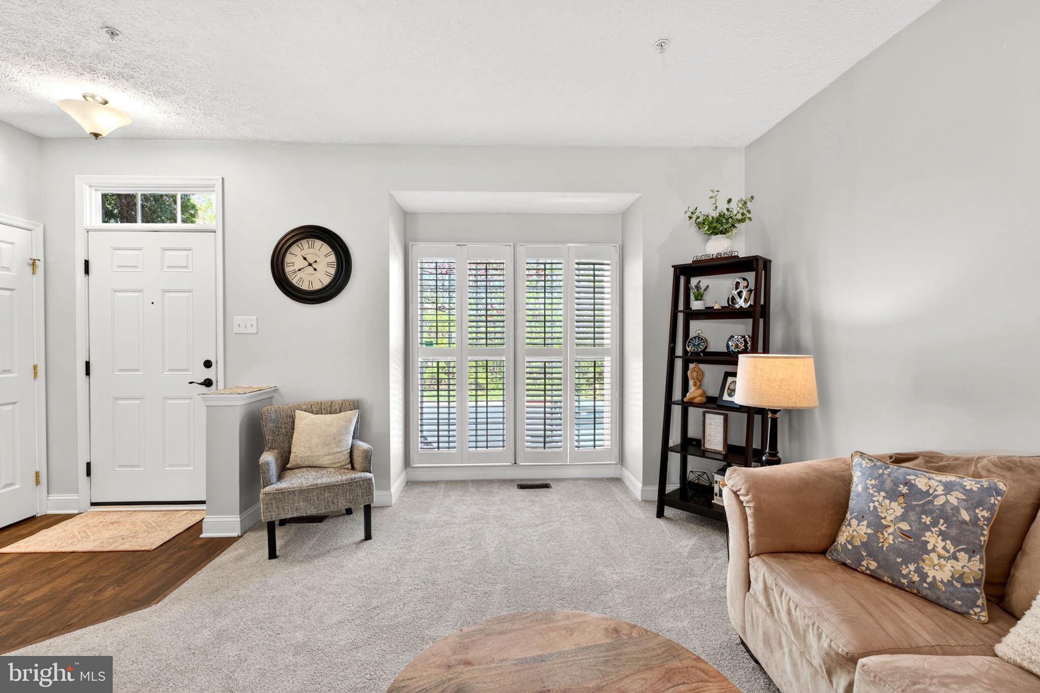 CONSTANT FRIENDSHIP - Residential