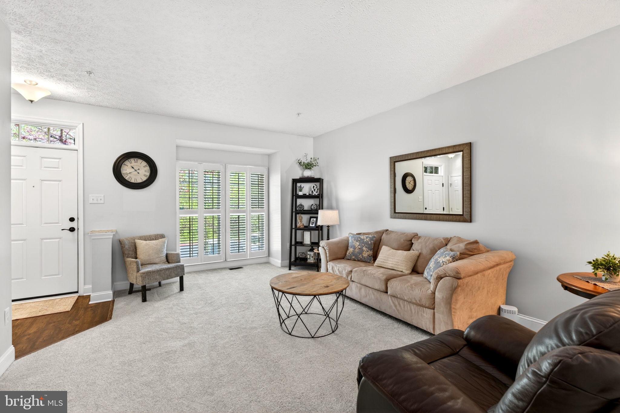 CONSTANT FRIENDSHIP - Residential