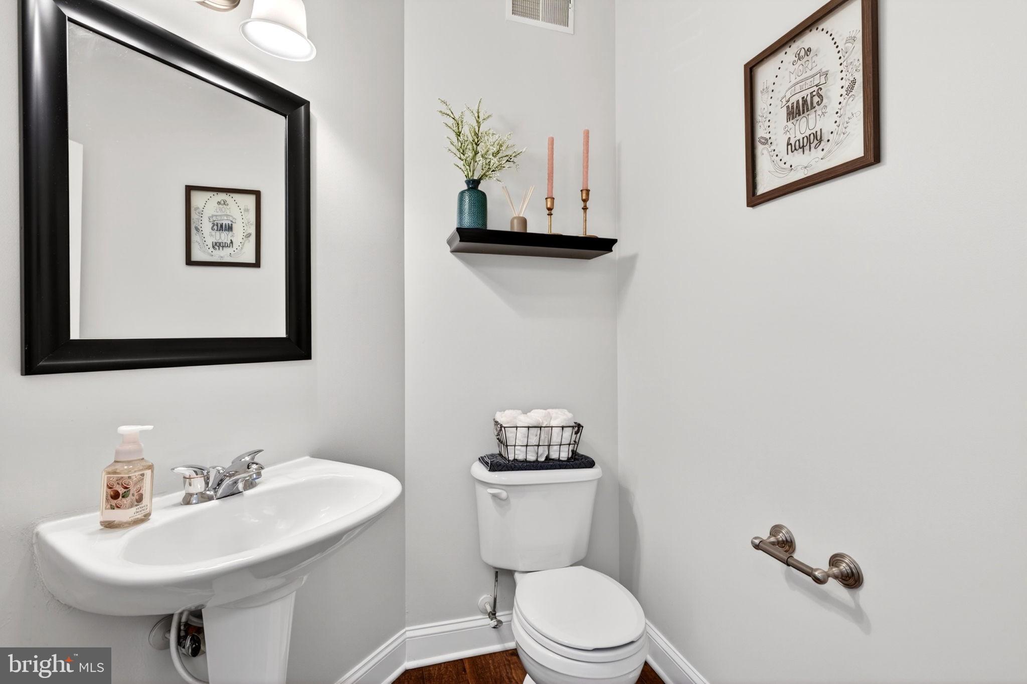 CONSTANT FRIENDSHIP - Residential