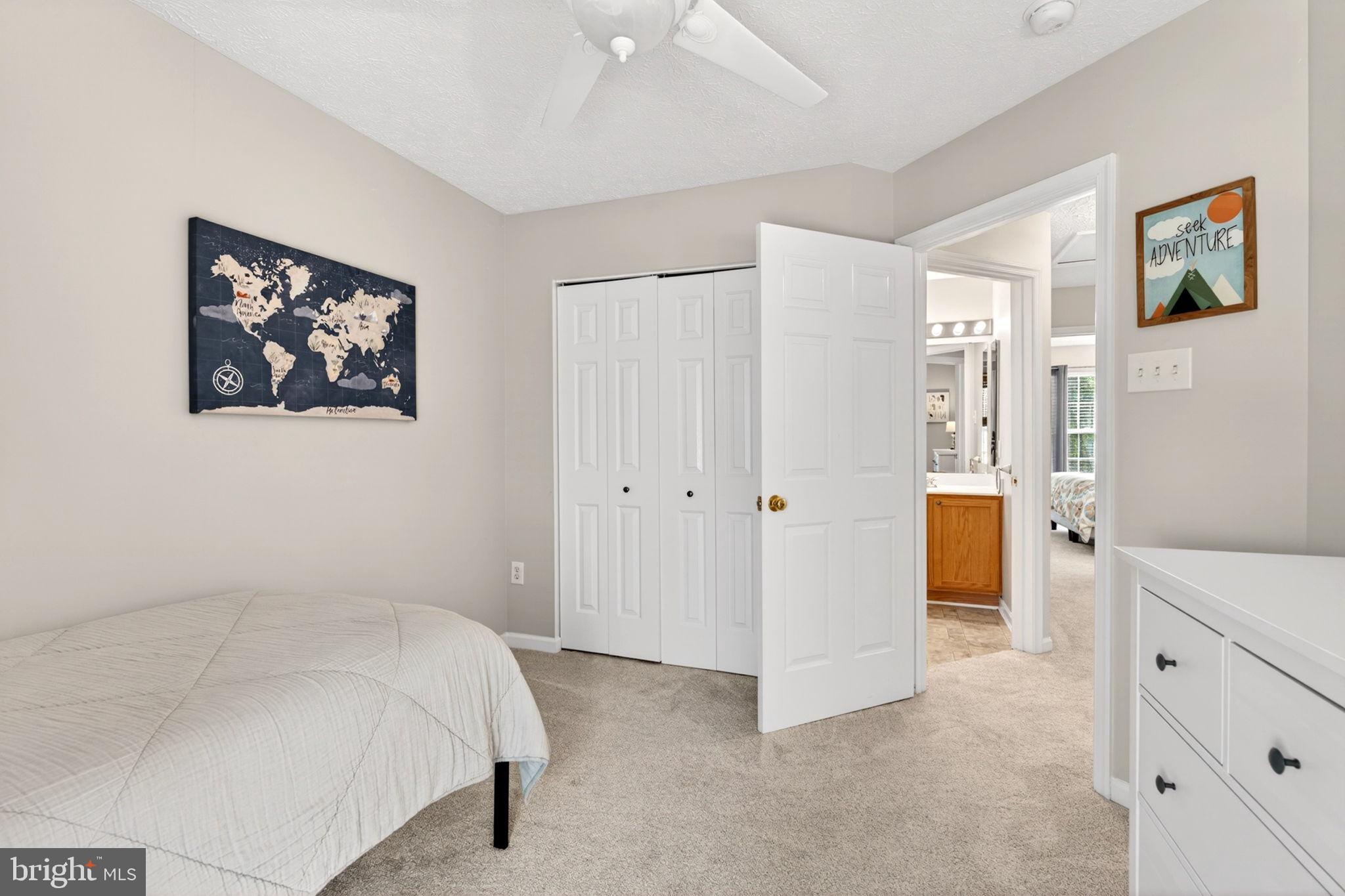 CONSTANT FRIENDSHIP - Residential