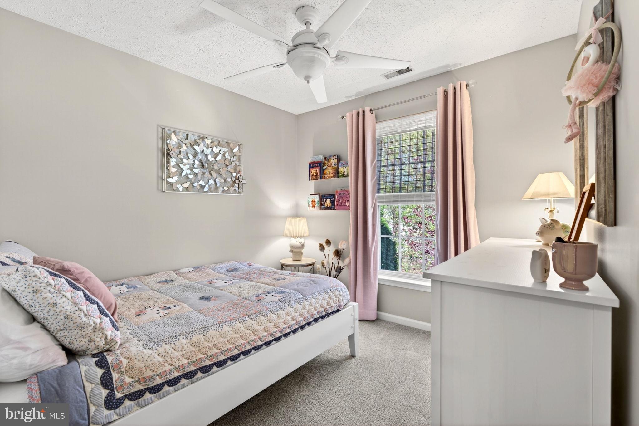 CONSTANT FRIENDSHIP - Residential