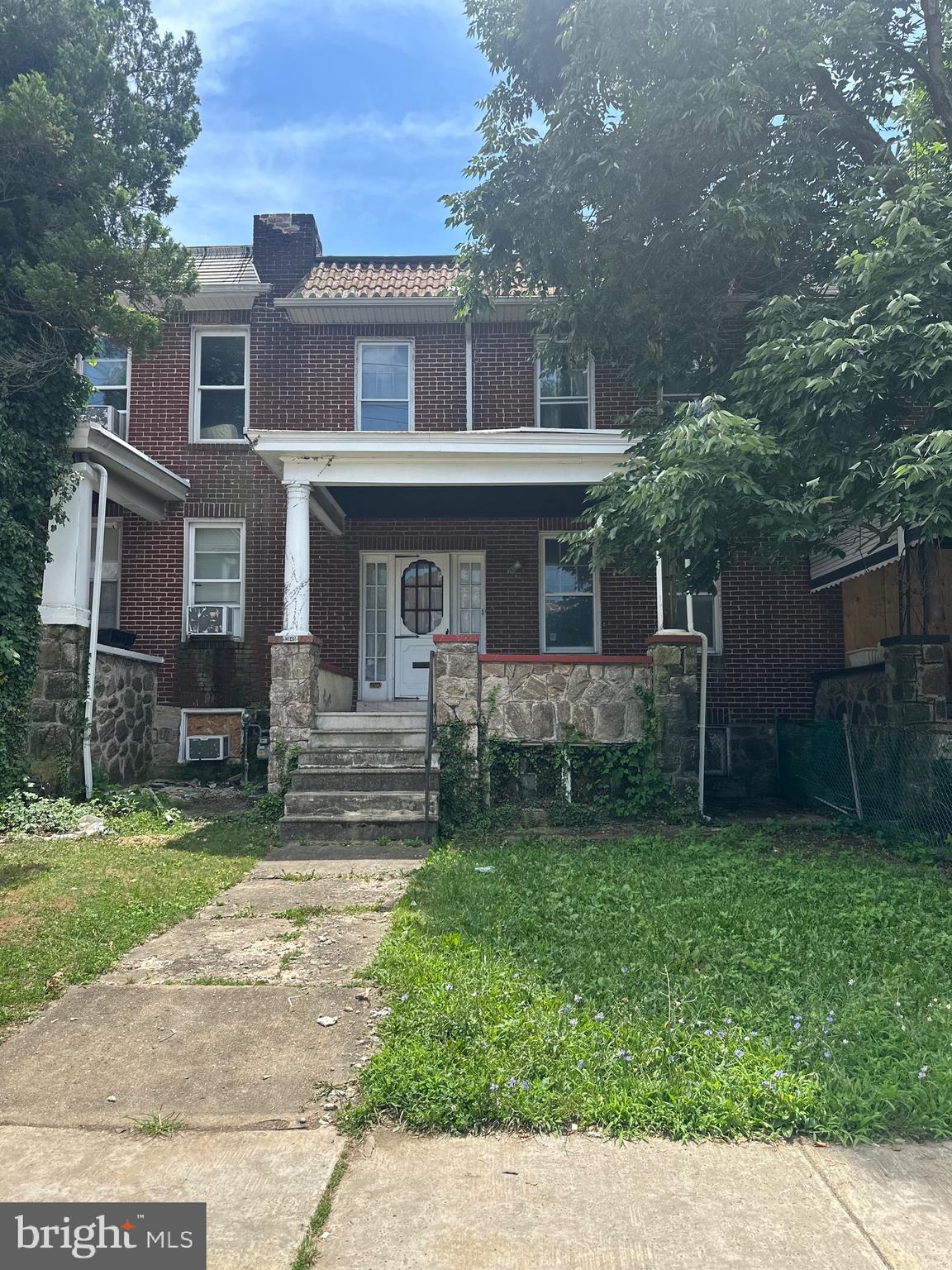Needs total rehab
Agent and buyer will need to sign a “Release and Hold Harmless Agreement” prior to showing due to mold.
See documents.