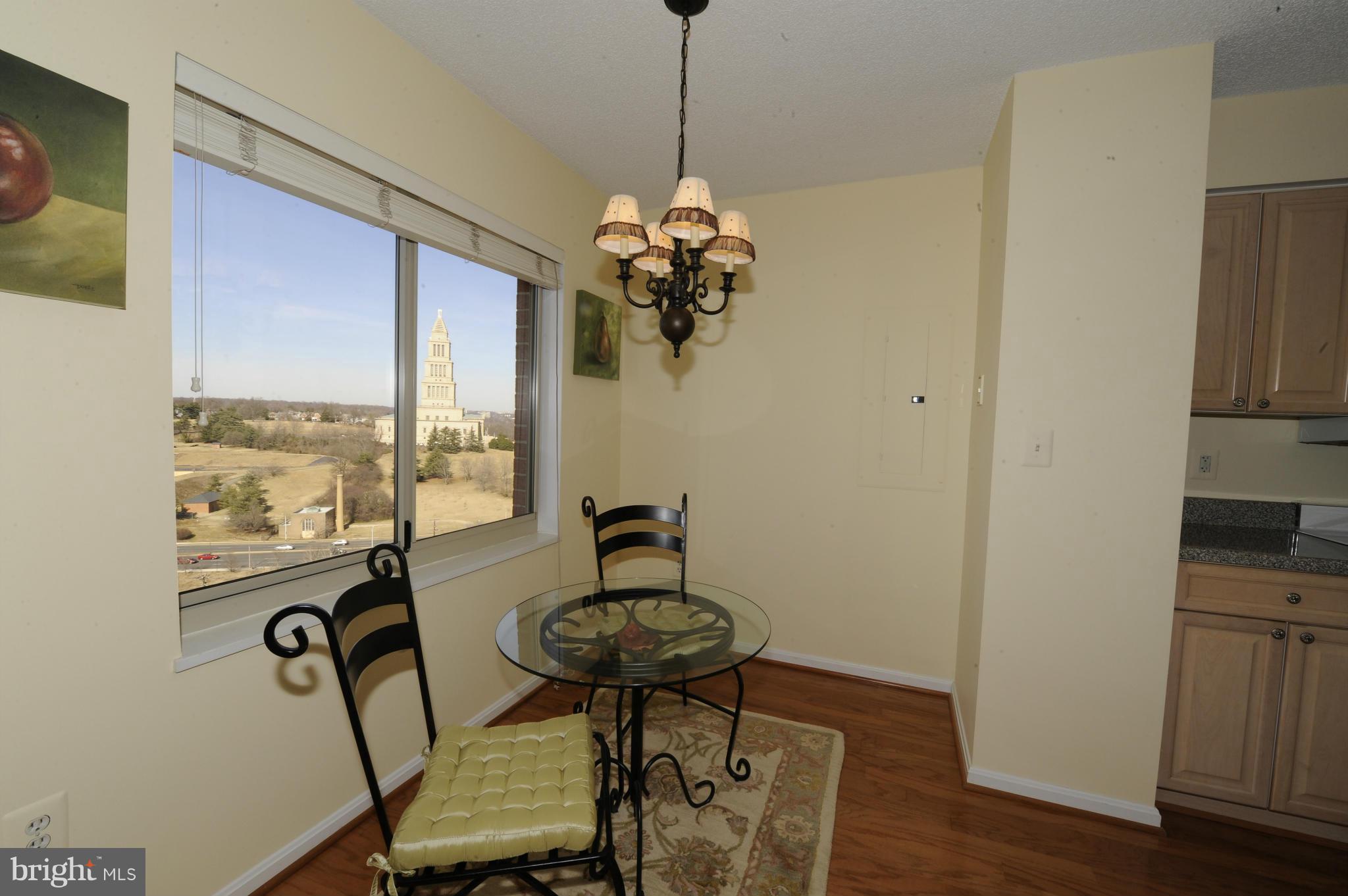 CARLYLE TOWERS - Residential Lease