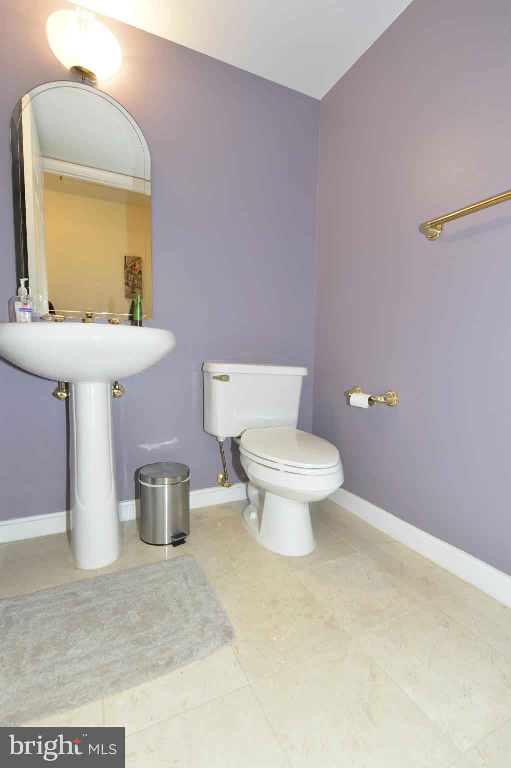 CARLYLE TOWERS - Residential Lease