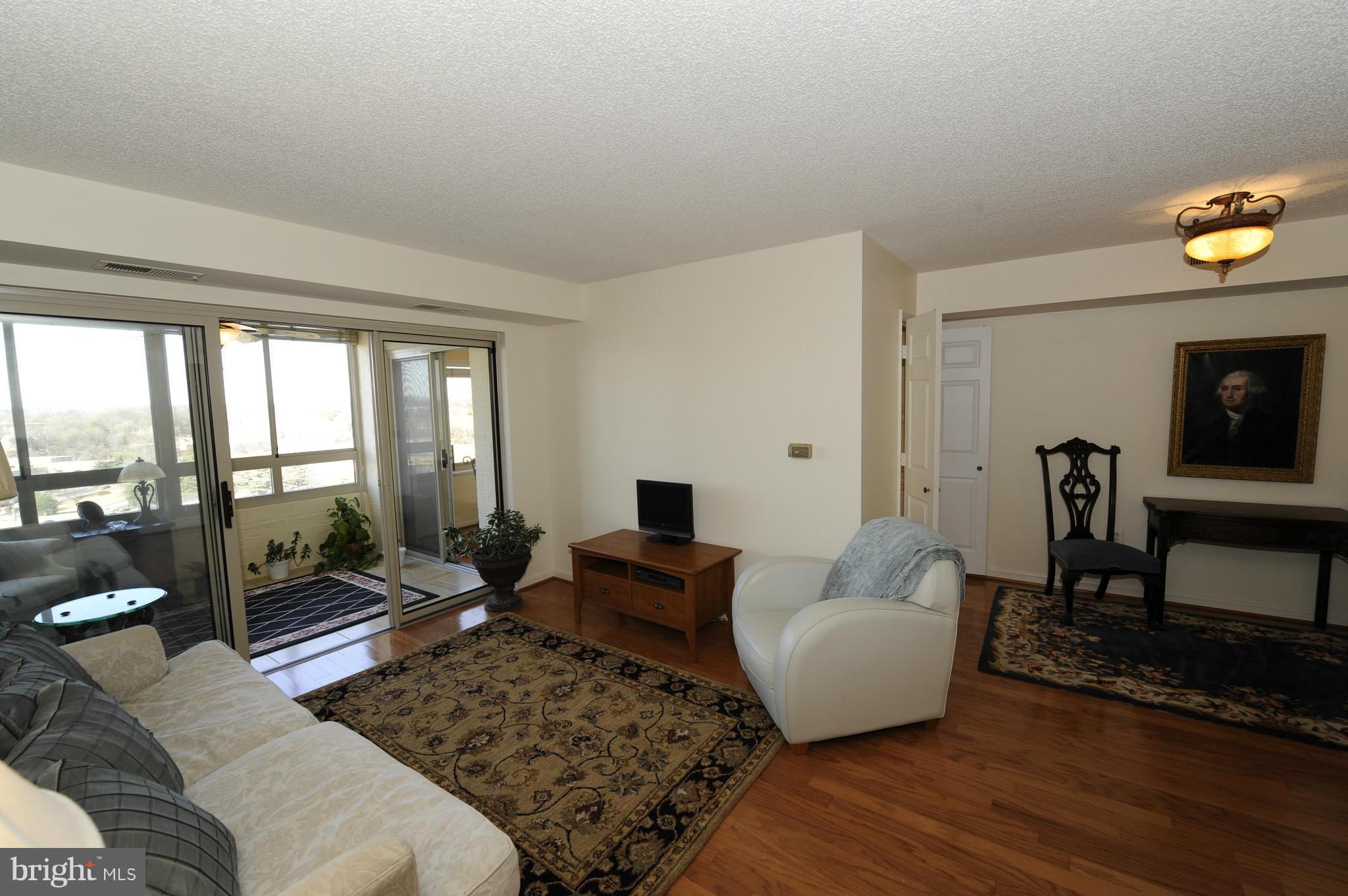 CARLYLE TOWERS - Residential Lease