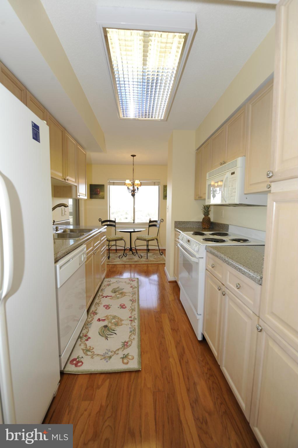 CARLYLE TOWERS - Residential Lease