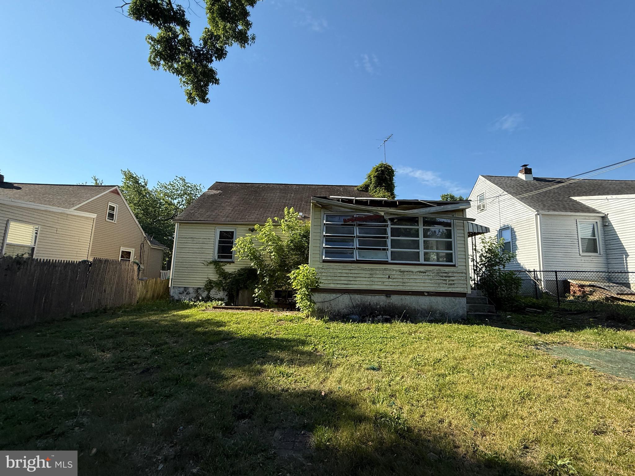31 E 10TH AVENUE