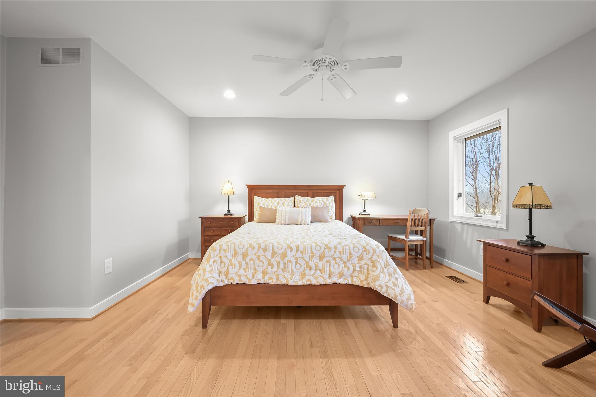 HOBBITS GLEN - Residential