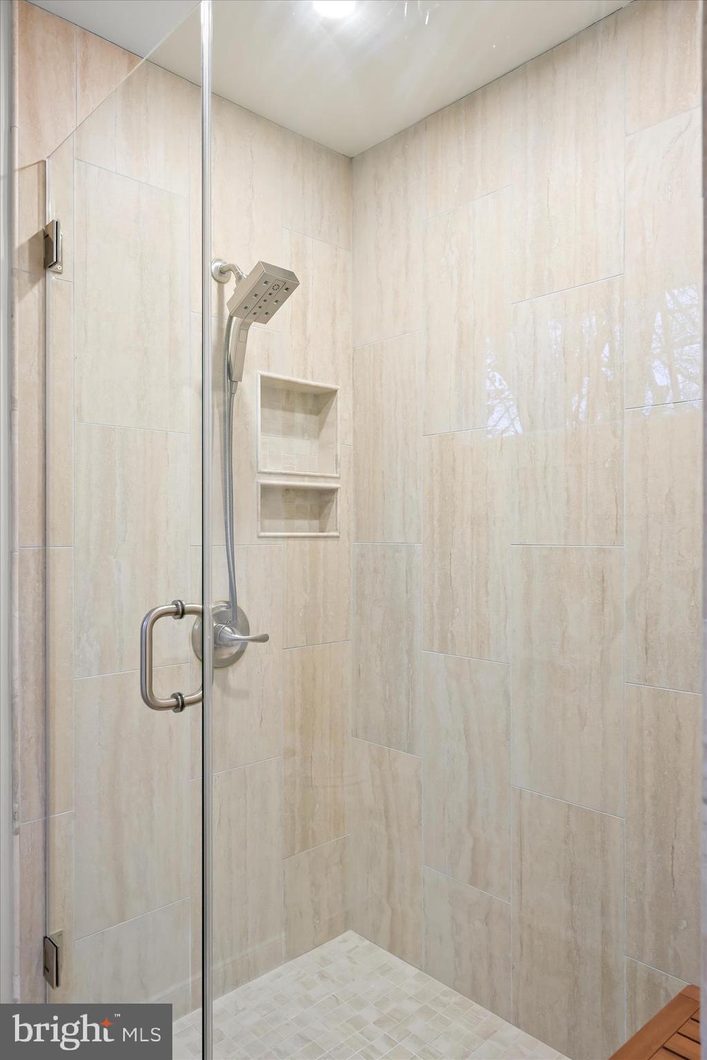 HOBBITS GLEN - Residential