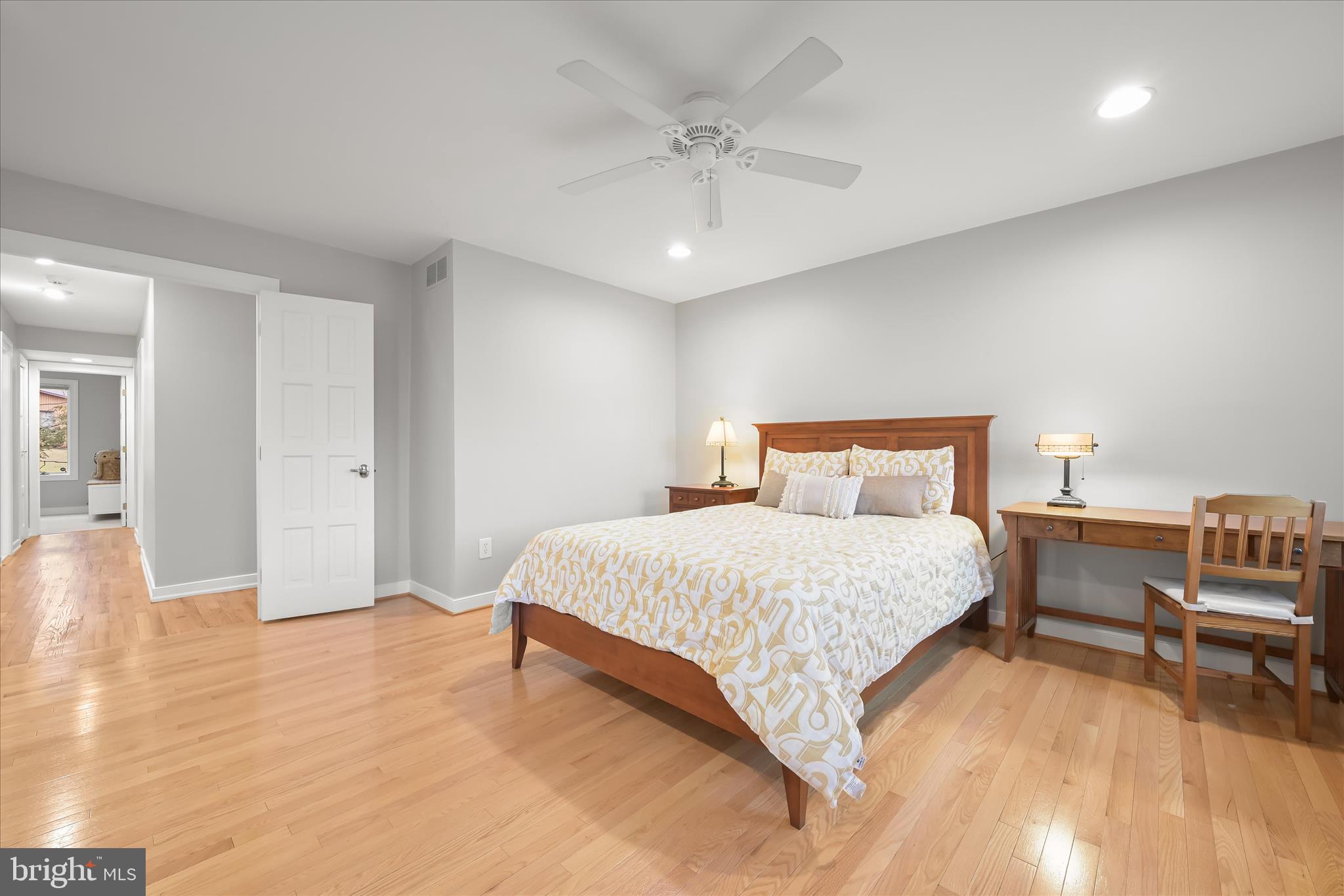 HOBBITS GLEN - Residential