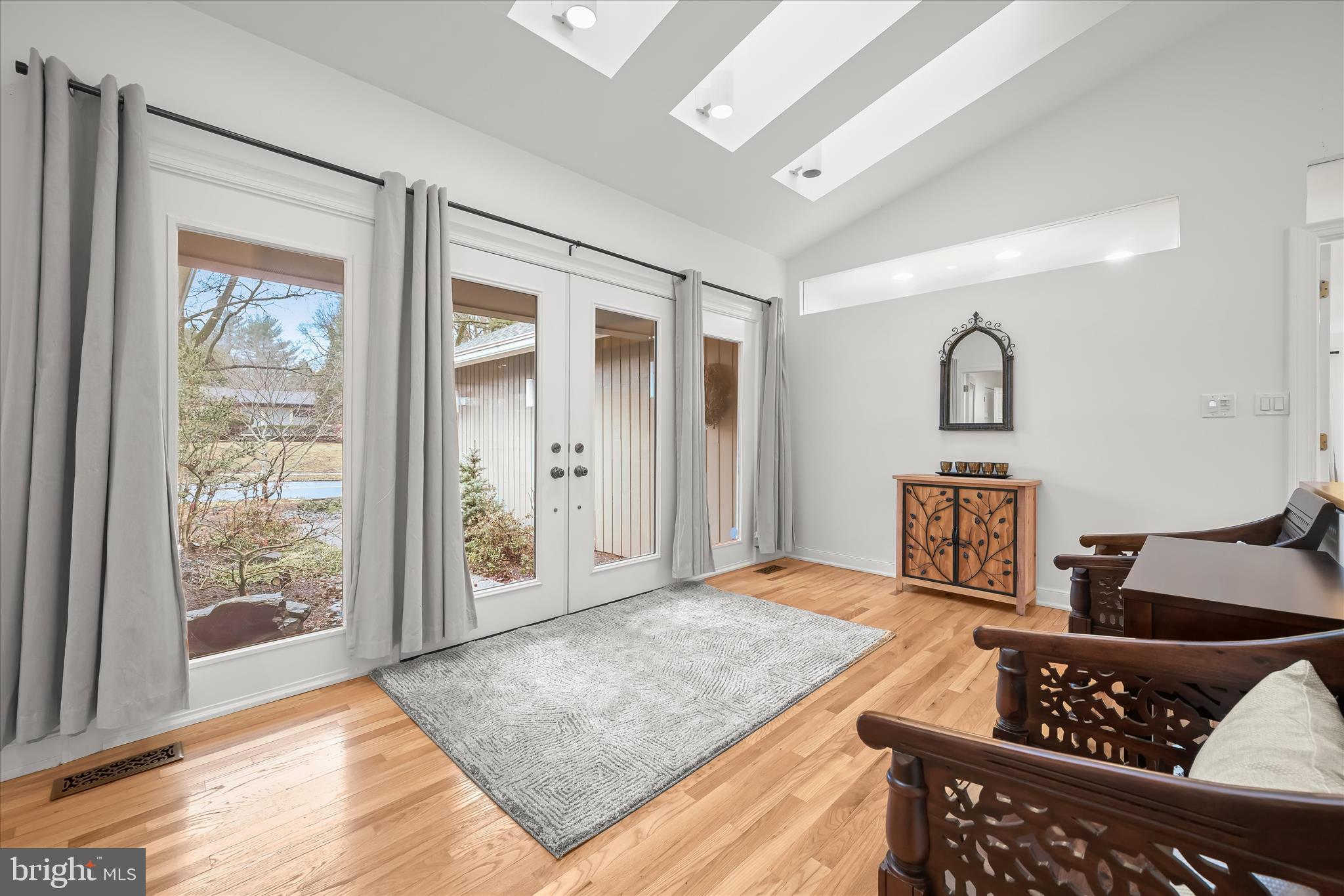 HOBBITS GLEN - Residential