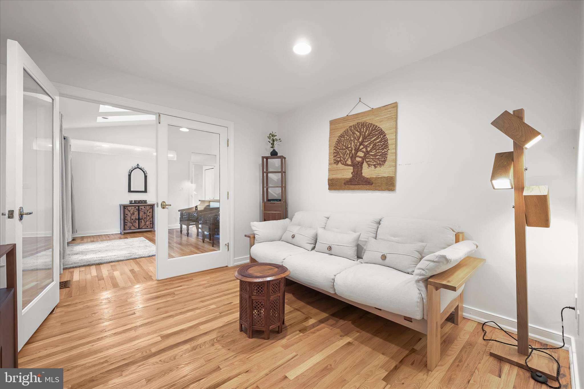 HOBBITS GLEN - Residential