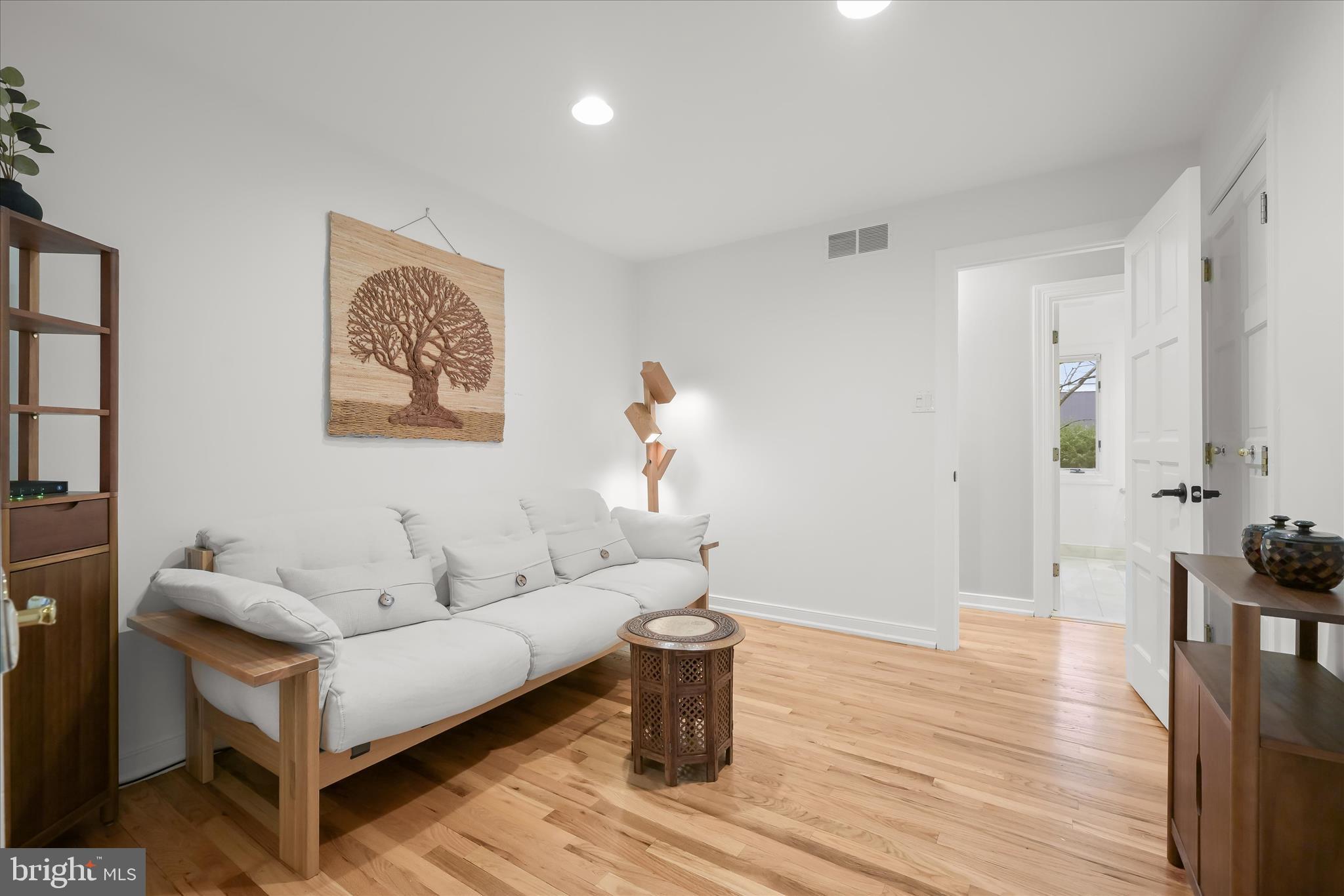 HOBBITS GLEN - Residential