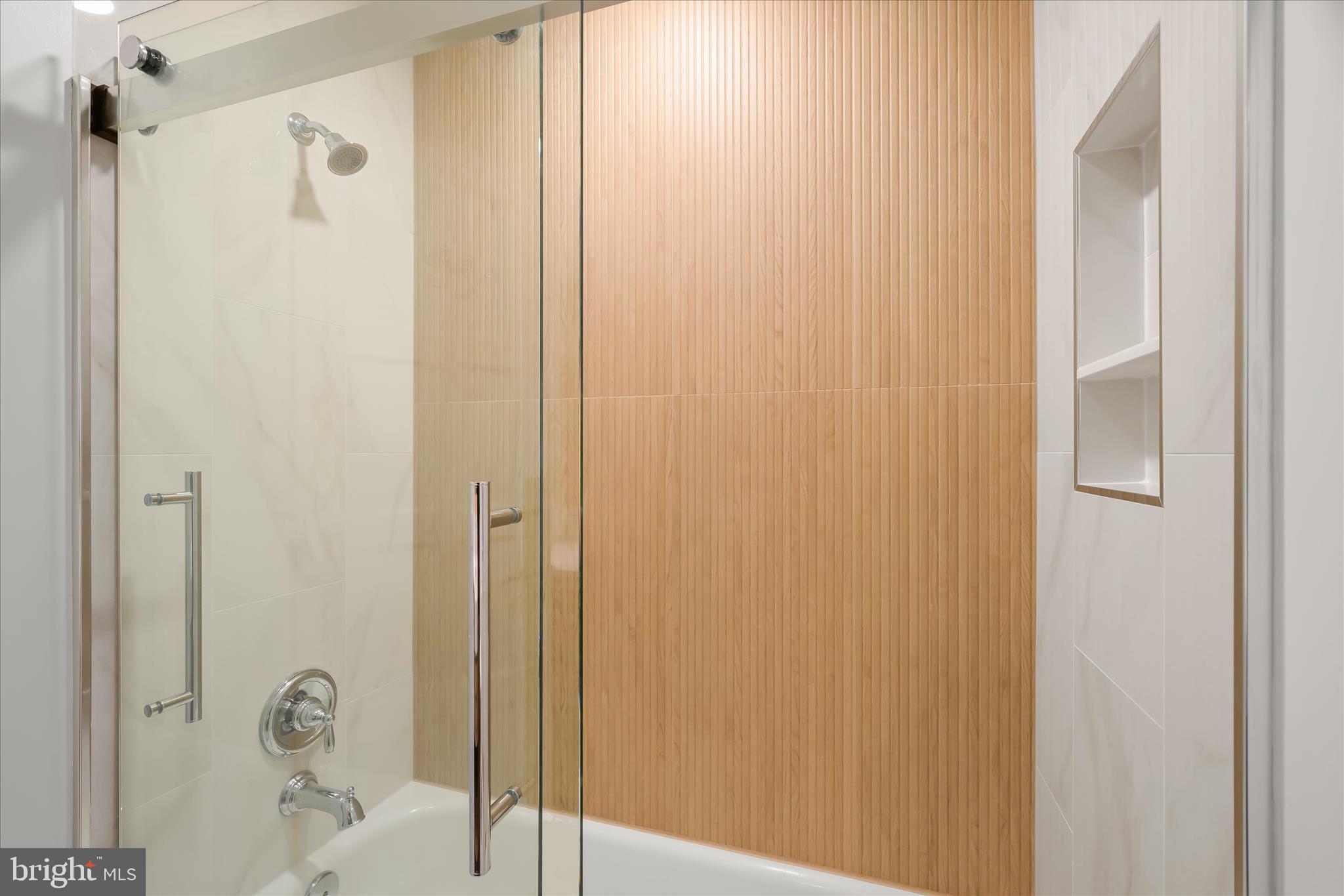 HOBBITS GLEN - Residential