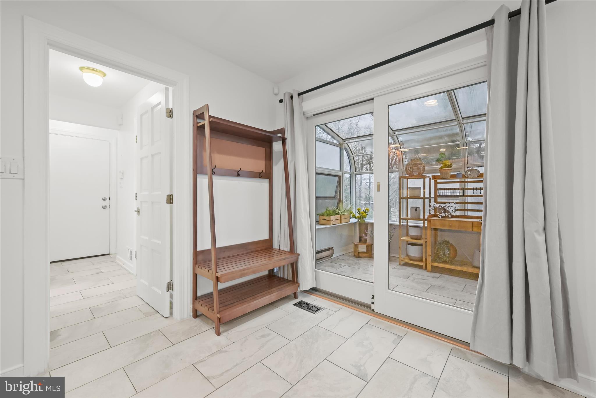 HOBBITS GLEN - Residential