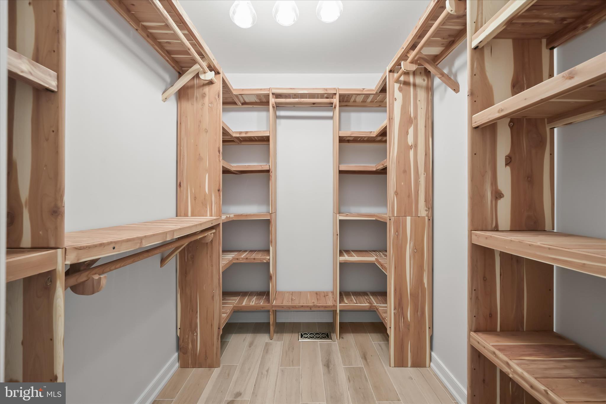 HOBBITS GLEN - Residential