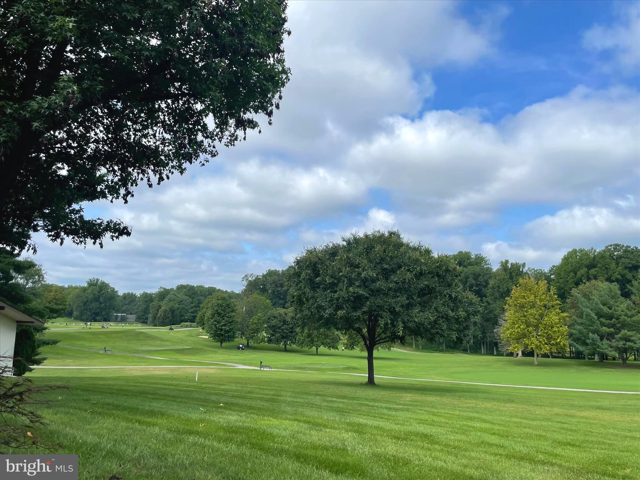 HOBBITS GLEN - Residential