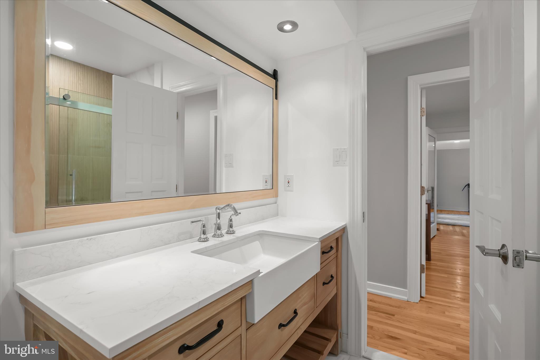 HOBBITS GLEN - Residential