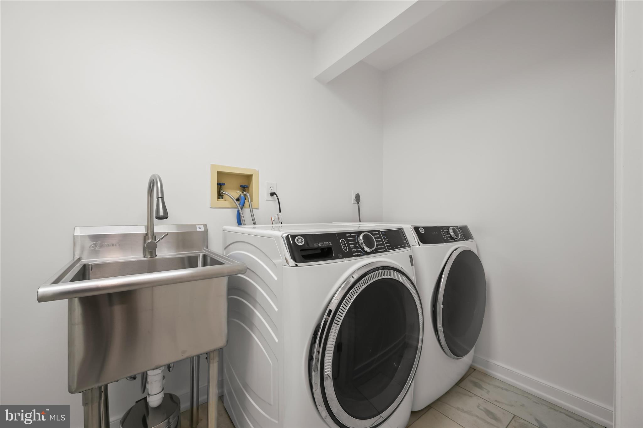 HOBBITS GLEN - Residential