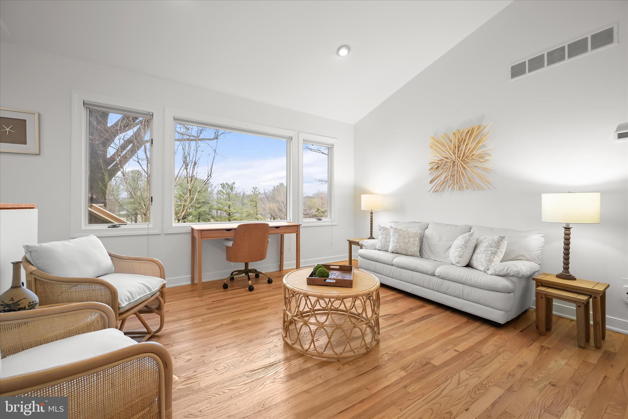 HOBBITS GLEN - Residential