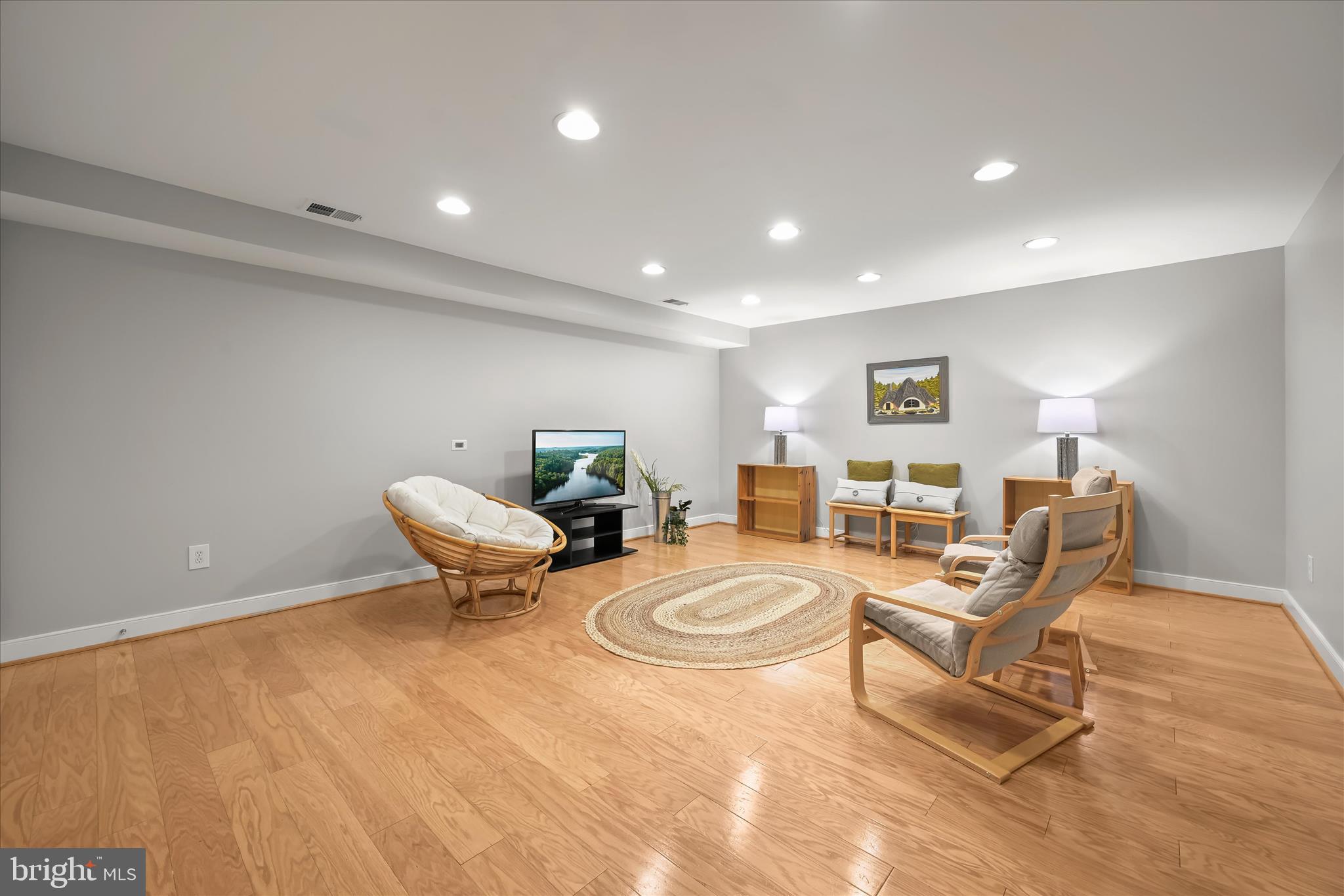 HOBBITS GLEN - Residential