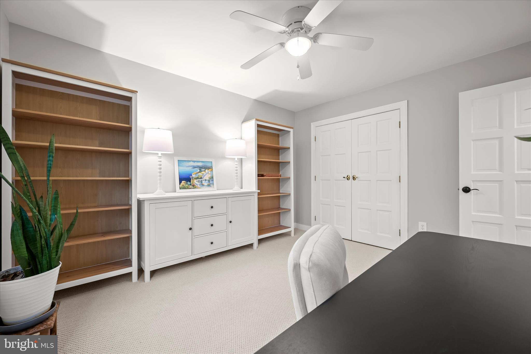 HOBBITS GLEN - Residential