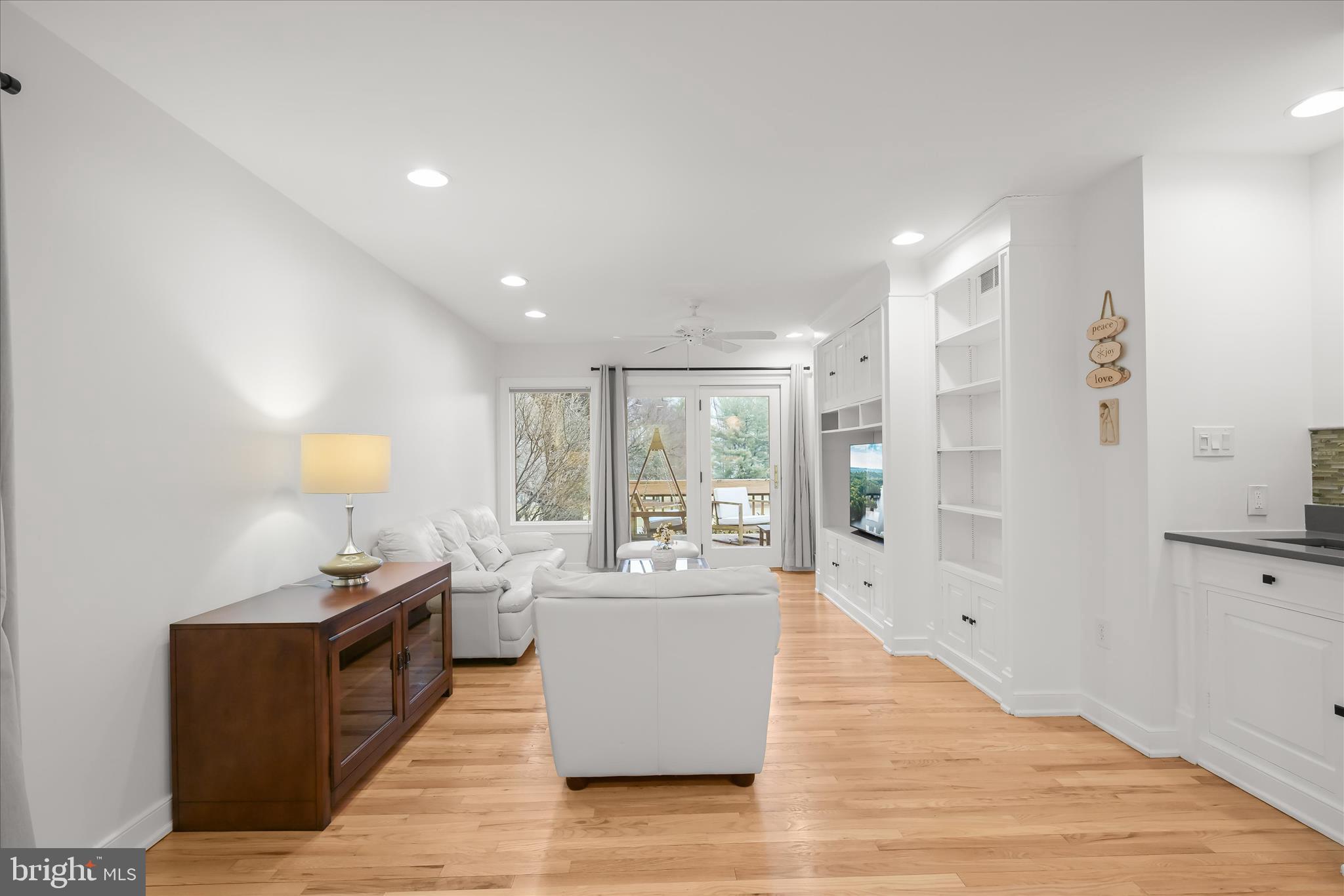 HOBBITS GLEN - Residential