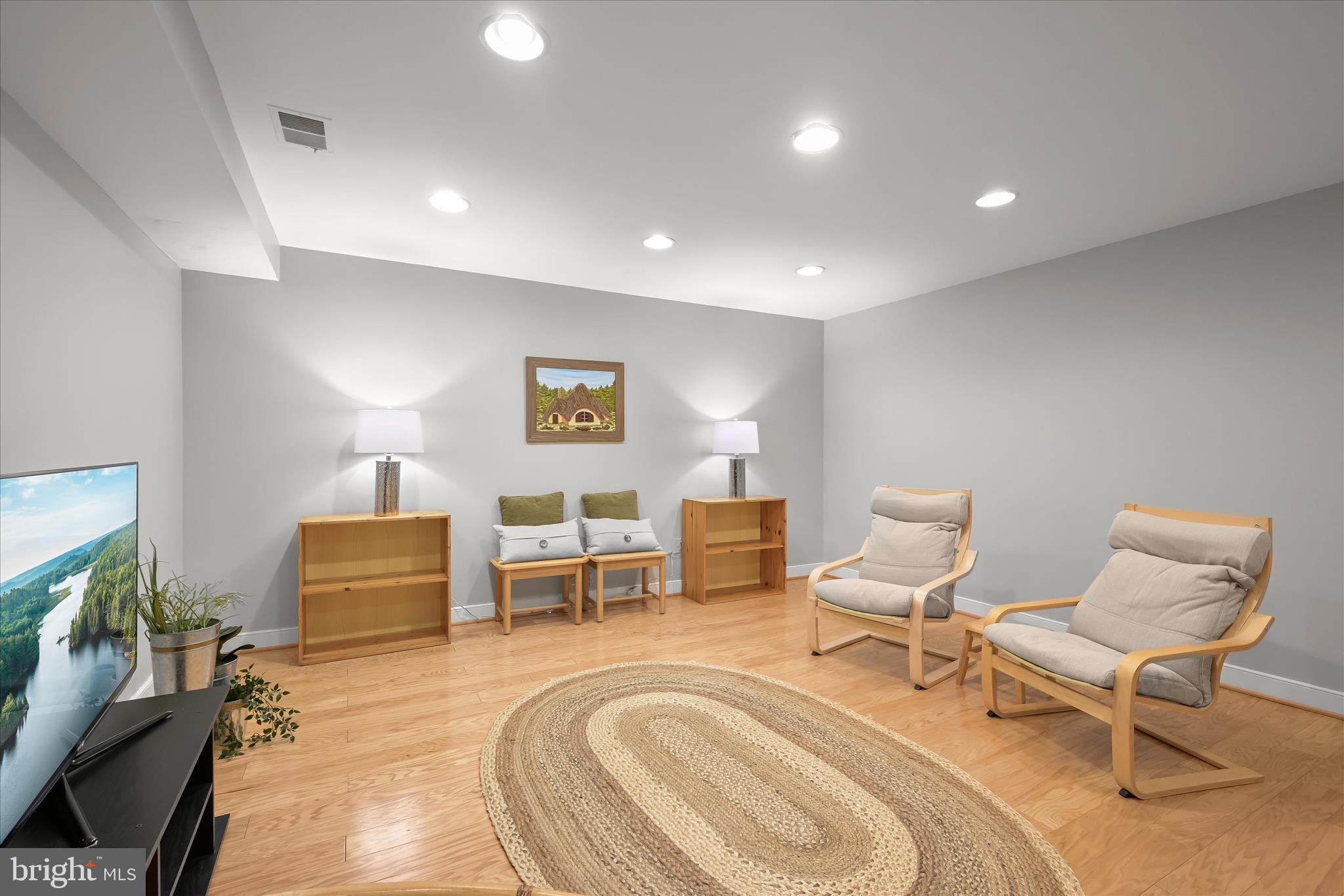 HOBBITS GLEN - Residential