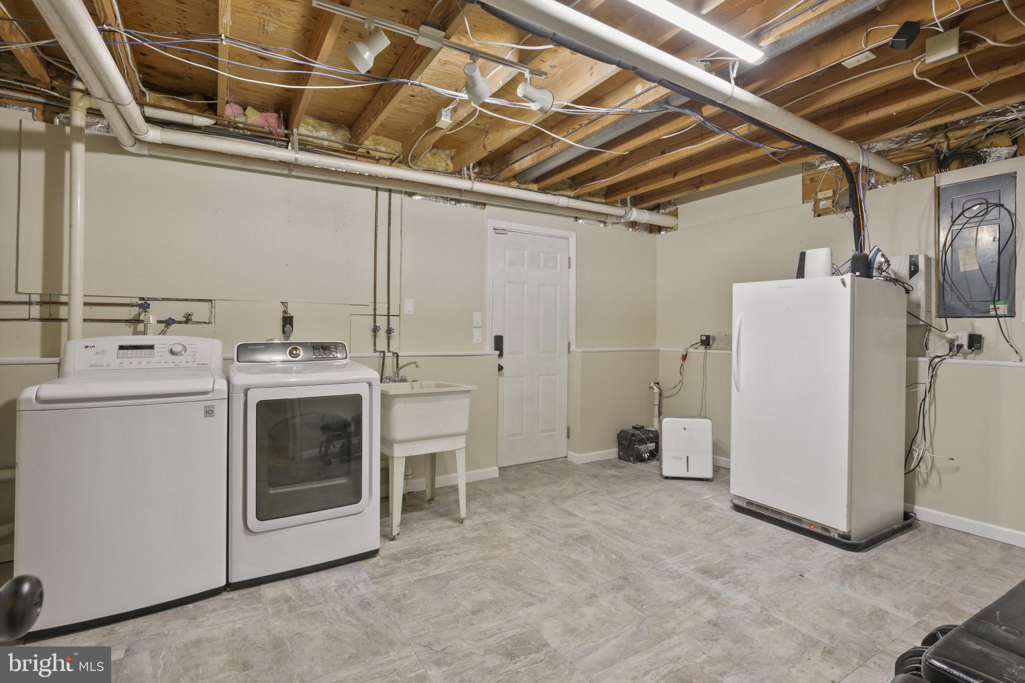 TARTAN HILL - Residential