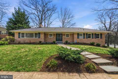 Homes For Sale - 7215 Marine Drive<br/> ALEXANDRIA, VA 22307