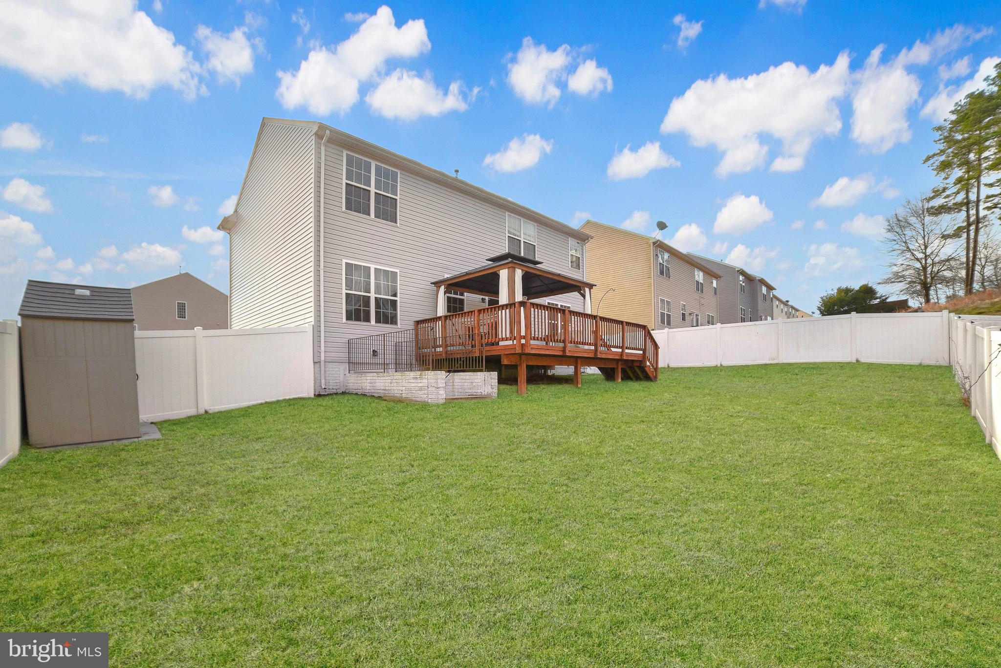 WESTBURY WEST - Residential