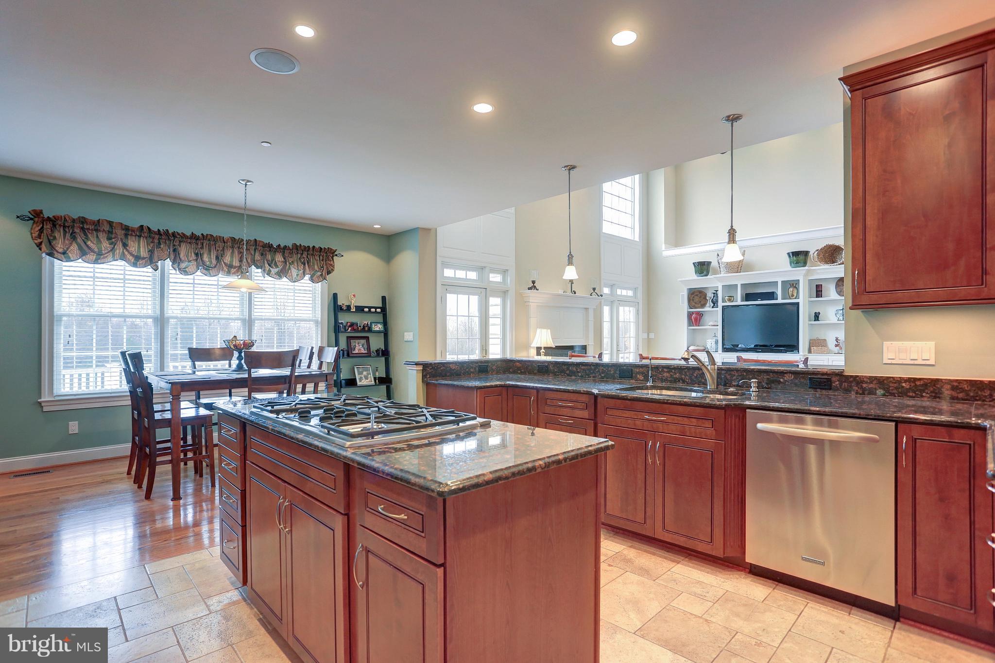 CAROLINES CROSSING - Residential