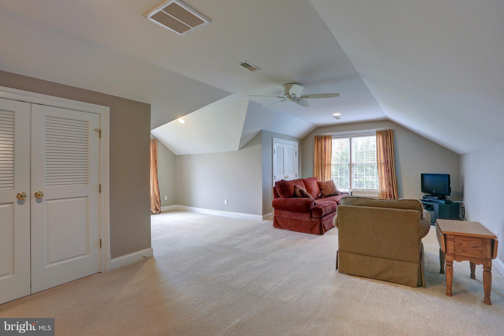 CAROLINES CROSSING - Residential