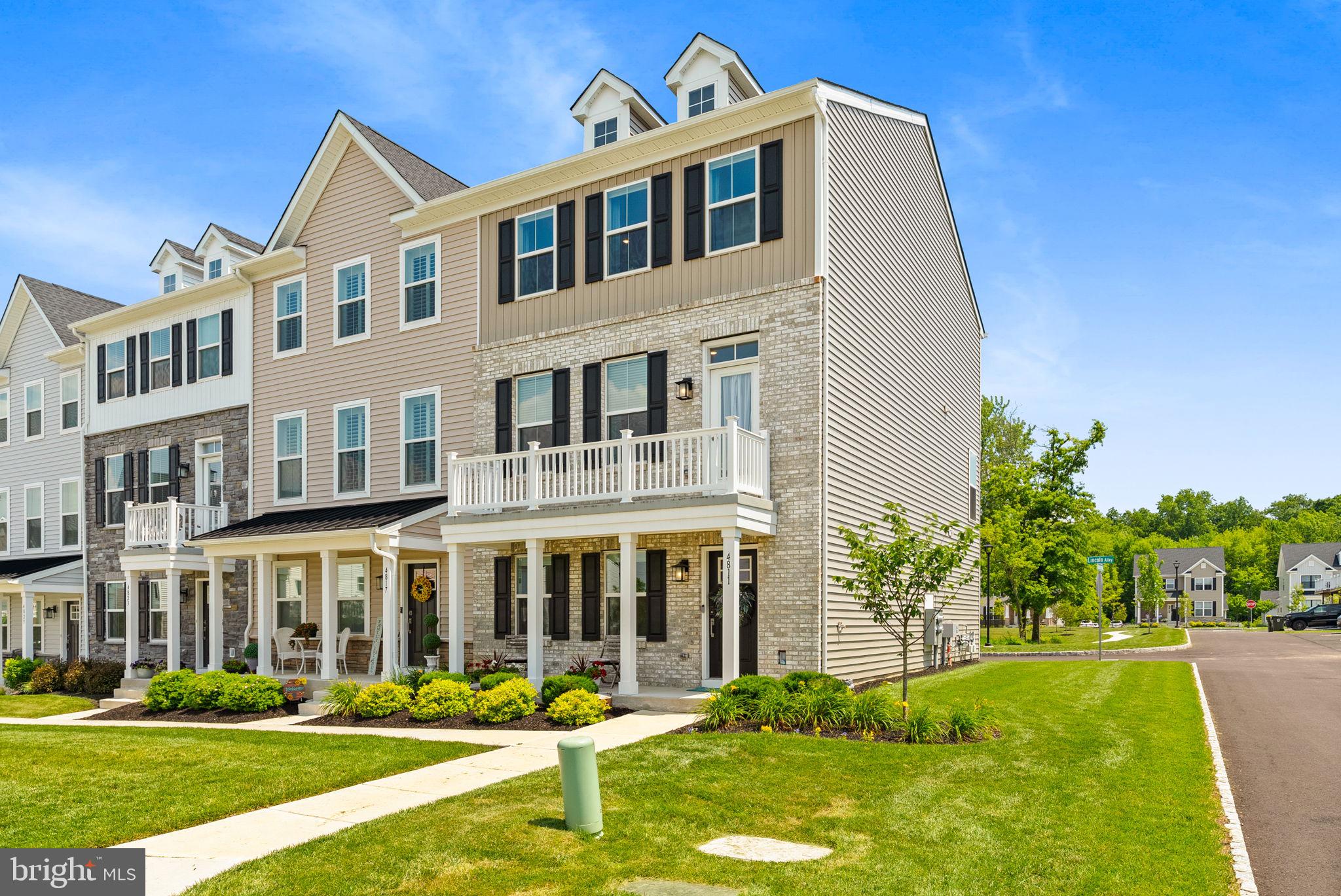 LANTERN RIDGE - Residential