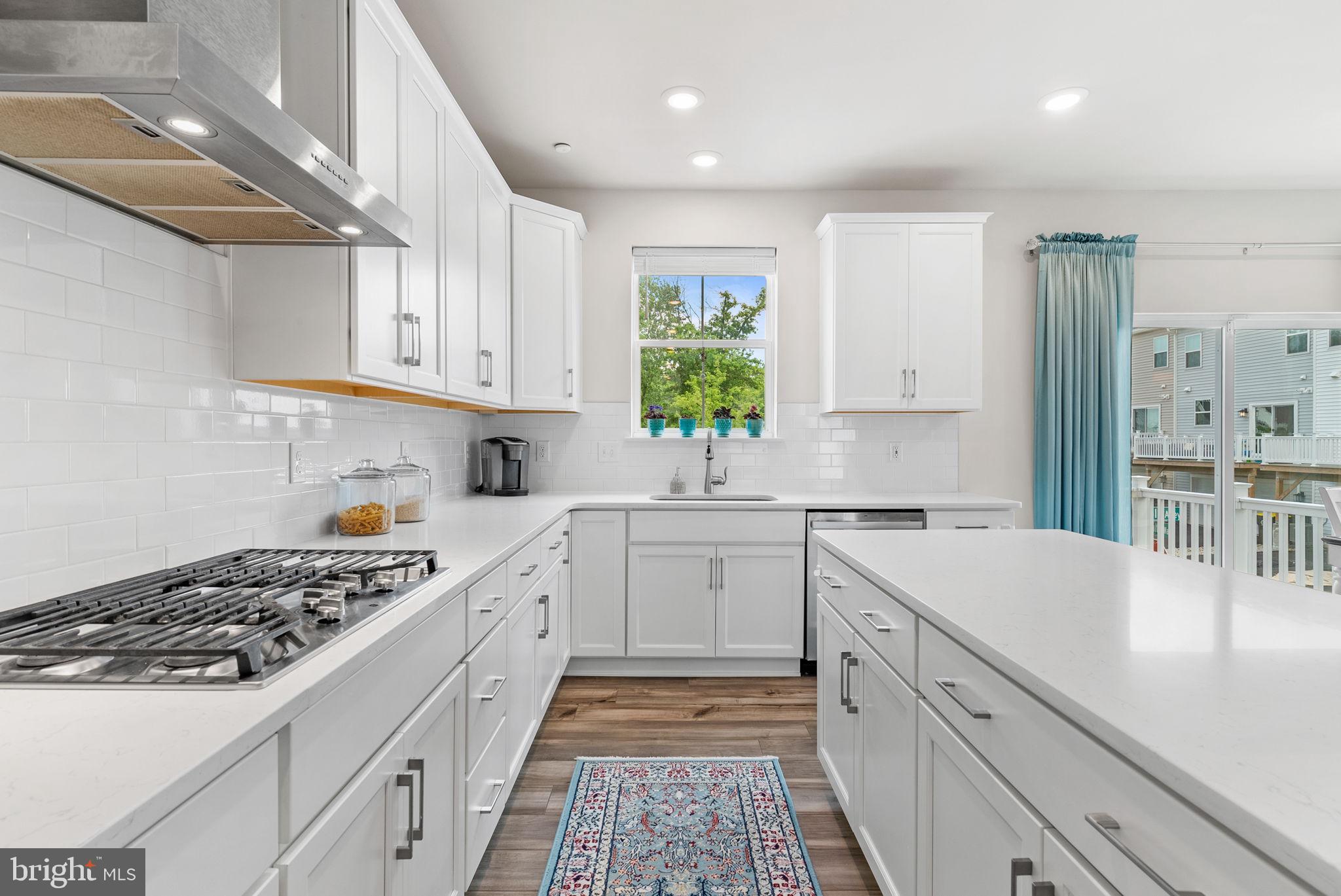 LANTERN RIDGE - Residential